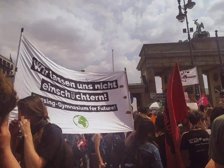 Sofortige Einstellung aller Strafen gegen streikende SchülerInnen!