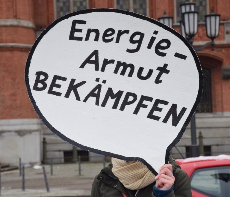Proteste gegen Inflation und Energiekrise: Klare Kante gegen rechts!