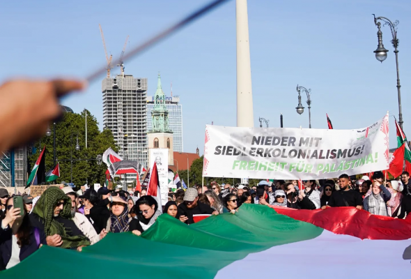Hunderttausend demonstrieren in Solidarität mit Palästina